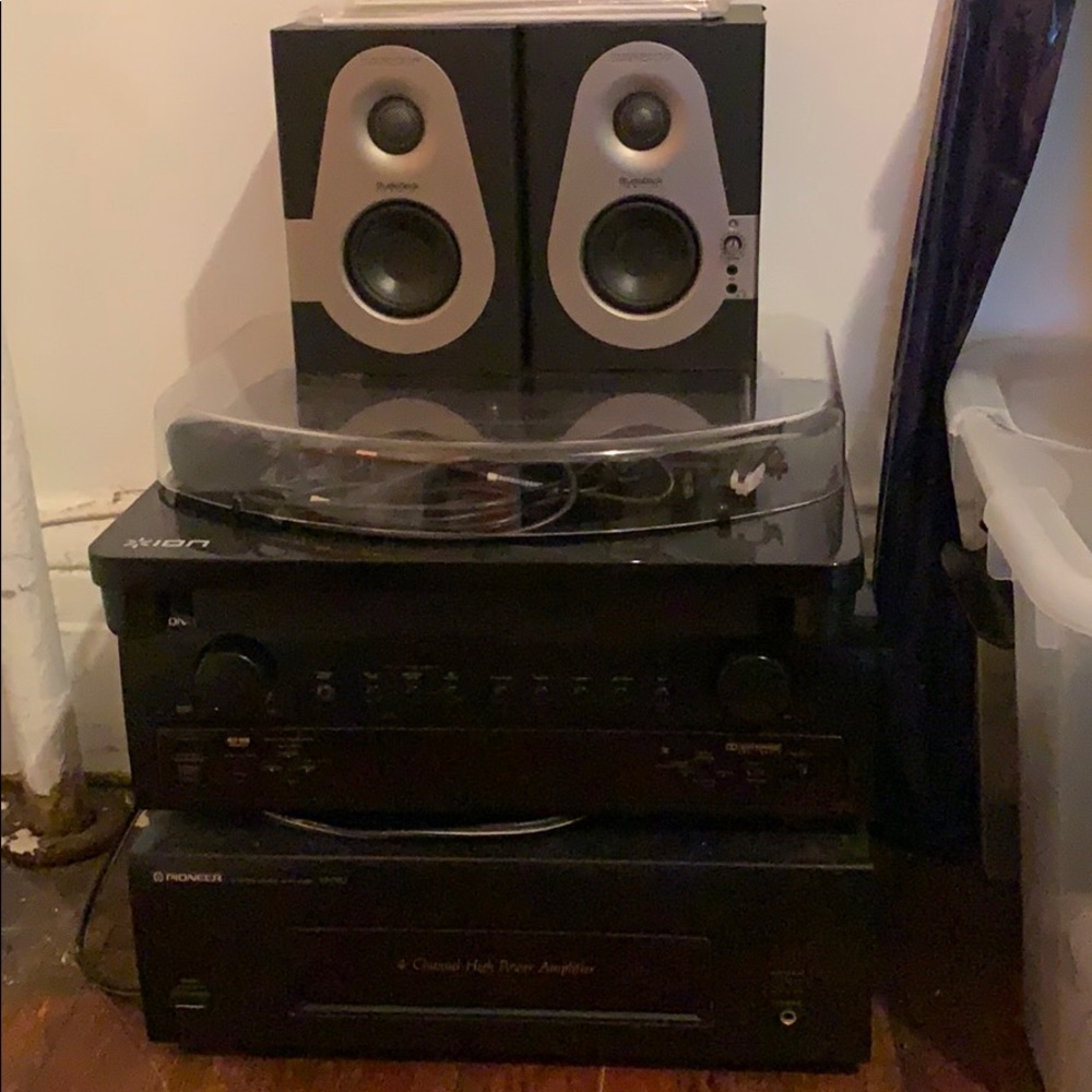 Pioneer stereo set with speakers included.